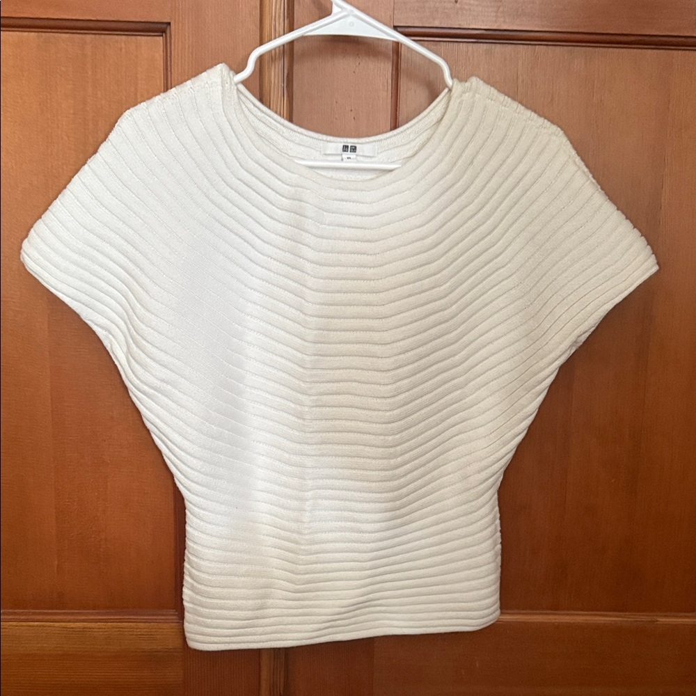 Uniqlo Cream Ribbed Short Sleeve Top